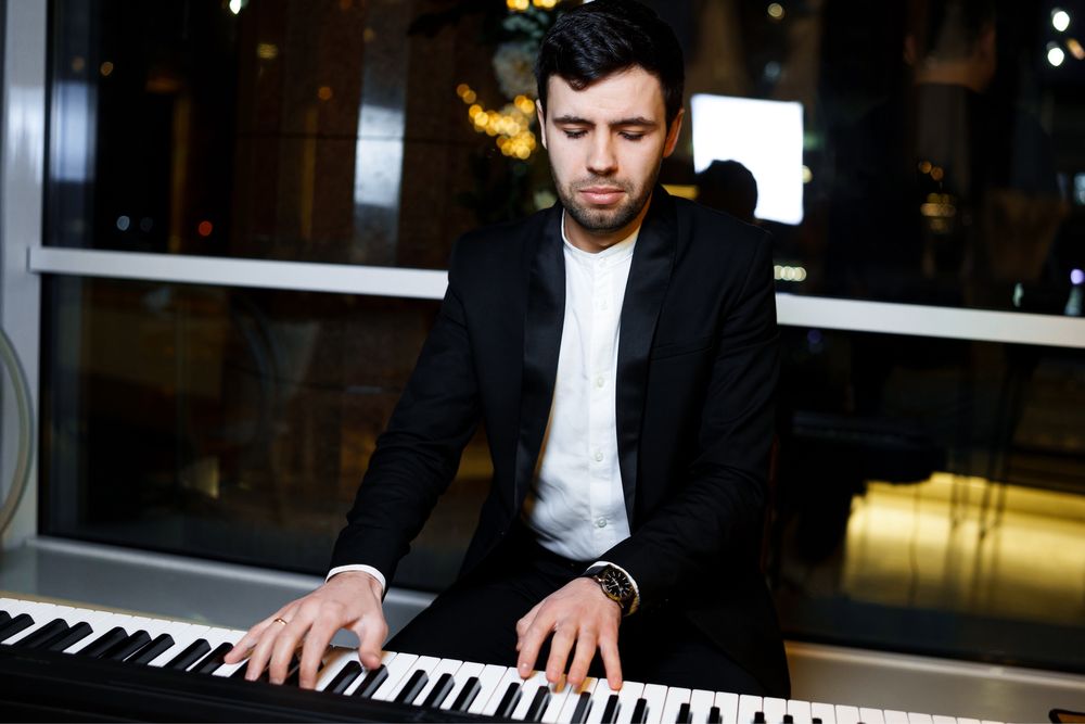 Піаніст на банкет збір гостей корпоратив музиканти на весілля