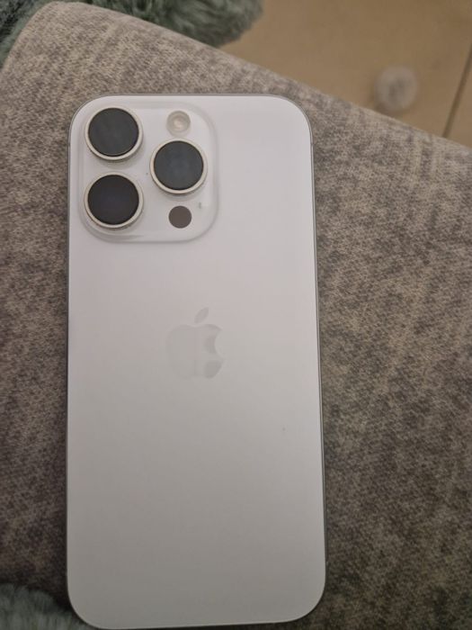 Iphone 16 pro branco versao e sim