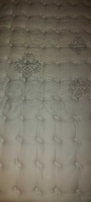 Vendo Colchão de molas Ensacadas Molaflex + Estrado