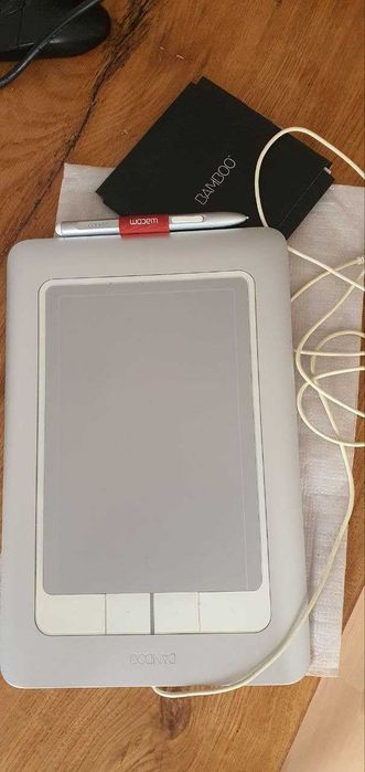 Продам графичний планшет bamboo ( wacom)
