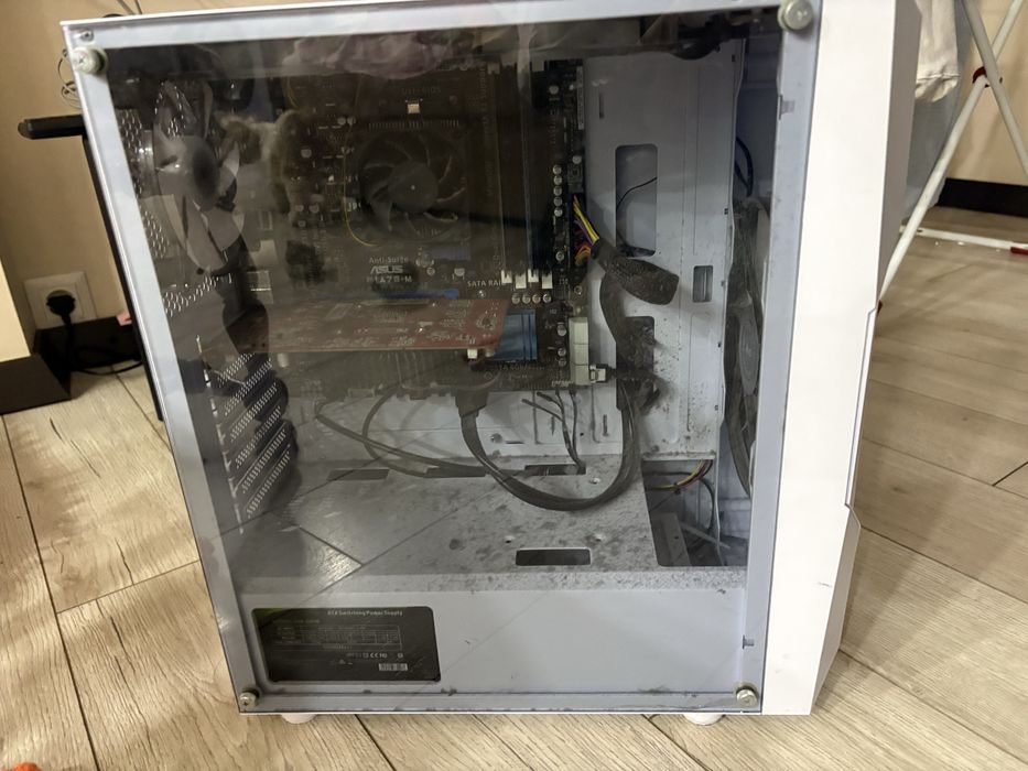 Офисный ПК подходит для старых игр 4 ядра 8 озу 1000hdd 22“ монтор