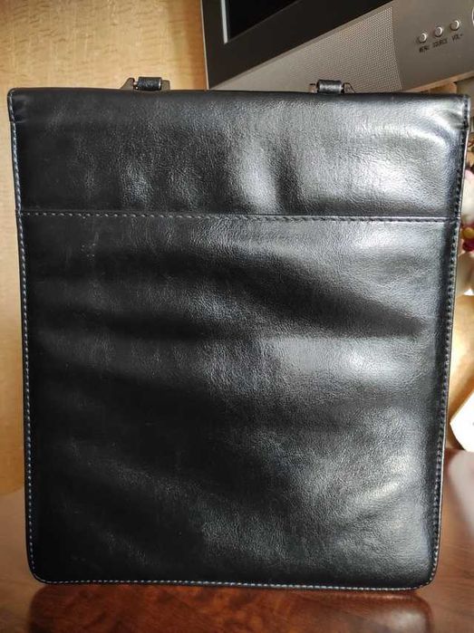 Продам жіночий портфель новий