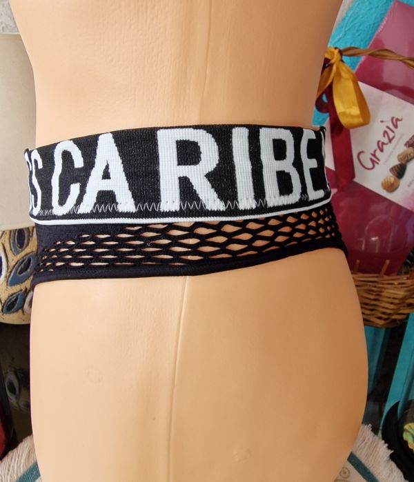 Seksowne damskie stringi z szerokim gumowym pasem i nadrukiem.