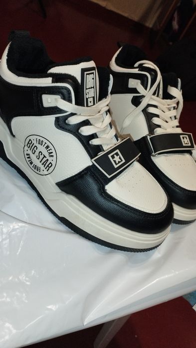 Продам кросівки зимові, чоловічі 40-го розміру