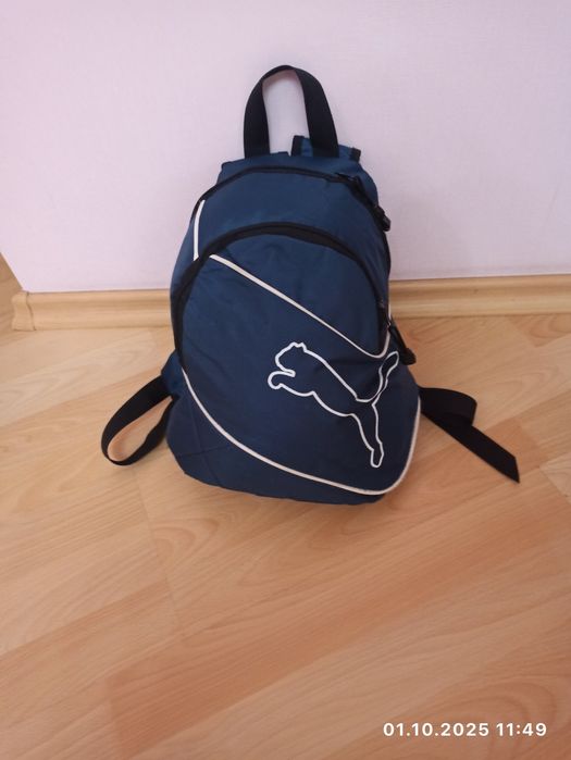 Рюкзак фирмы пума маленького размера возможно может быть и детский!!!