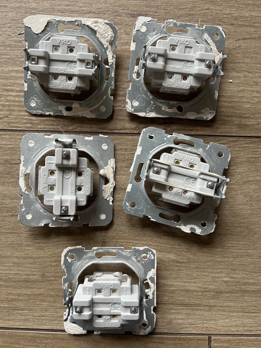 Viko łącznik świecznikowy Linnera S z mechanizmem