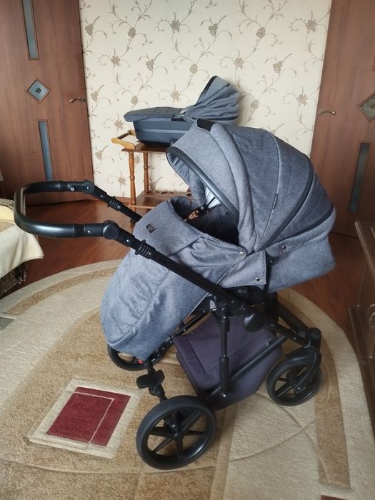 Продам коляску Adamex 2в1  в гарному стані