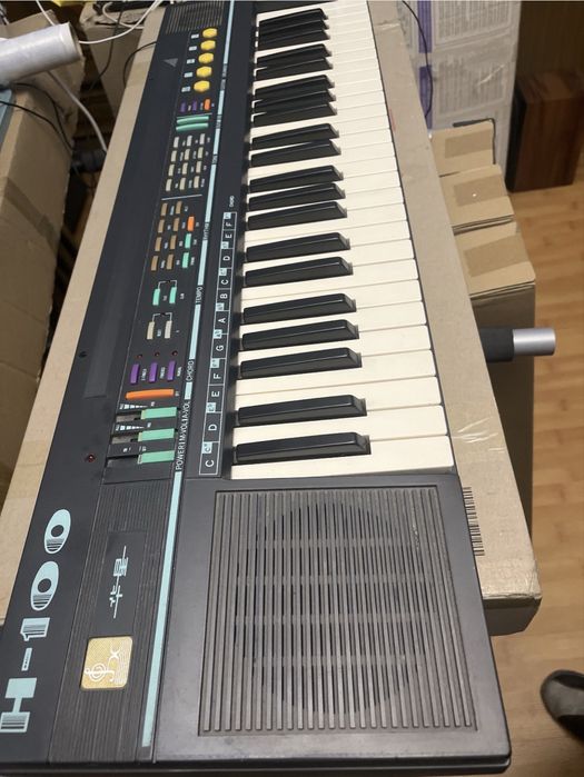 Синтезатор для навчання та гри Yamaha та ін