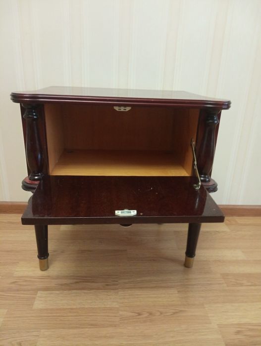 Тумбочка прикроватная (Румыния),б/у