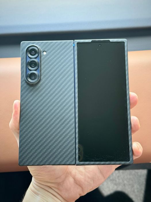 Ультратонкий карбоновый чехол Galaxy Z Fold 6