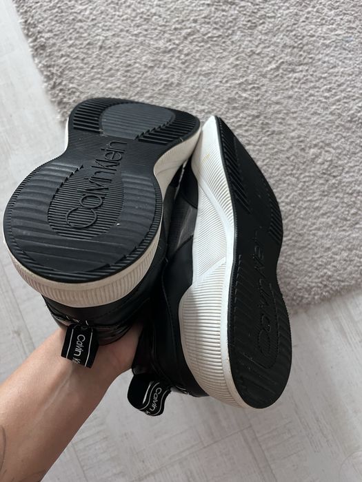 Теплые кроссовки Calvin Klein 38р.