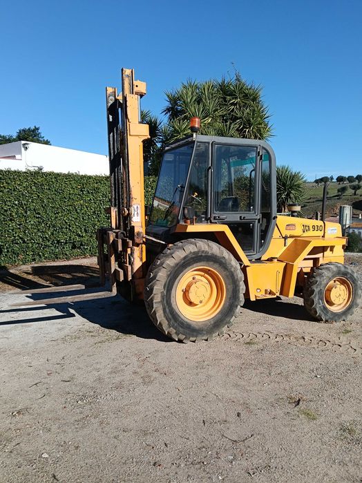 Empilhador JCB 930