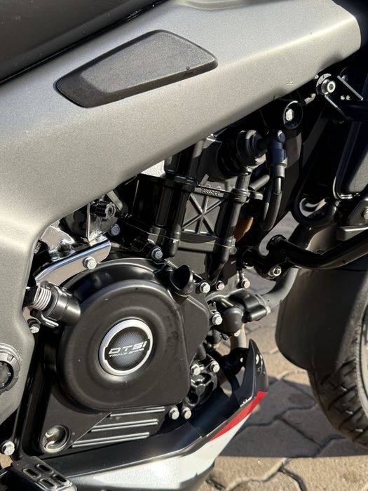 bajaj  pulsar ns200
