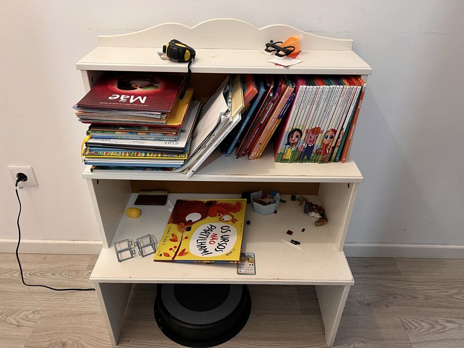 Estante livros criança