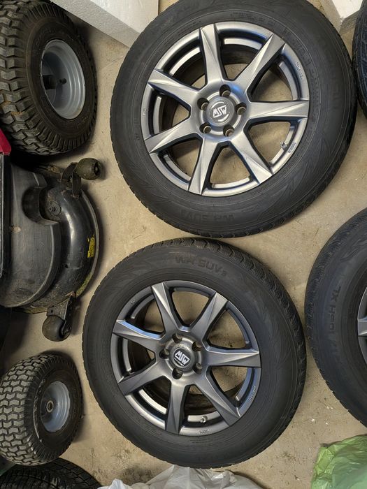 Alufelgi koła zimowe  5x114,3  225/65R17 Nokian