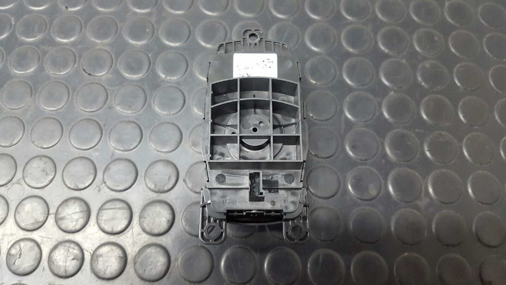 CONTROLE DO SISTEMA DE ÁUDIO / RÁDIO CD BMW SERIE 1 LIM. (F20) 120D