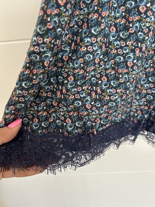 Vestido lindo sfera . Marca 40 mas veste 42