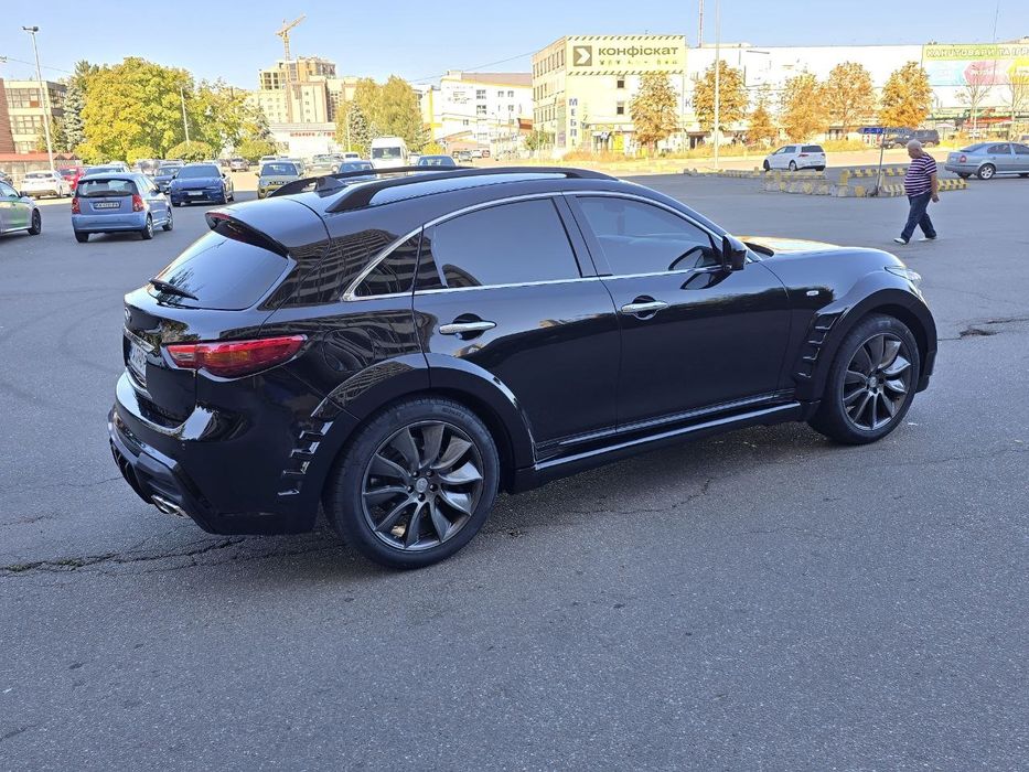 Infiniti S51. FX 35. QX70. FX37