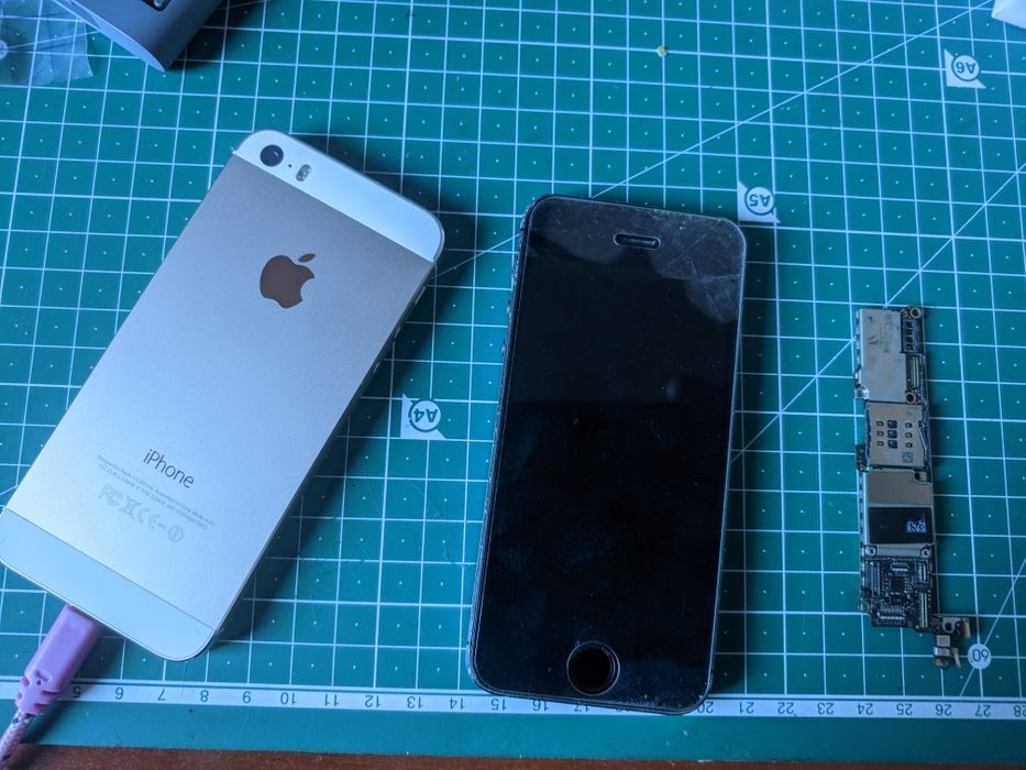 Iphone 5s на восстановление одним лотом