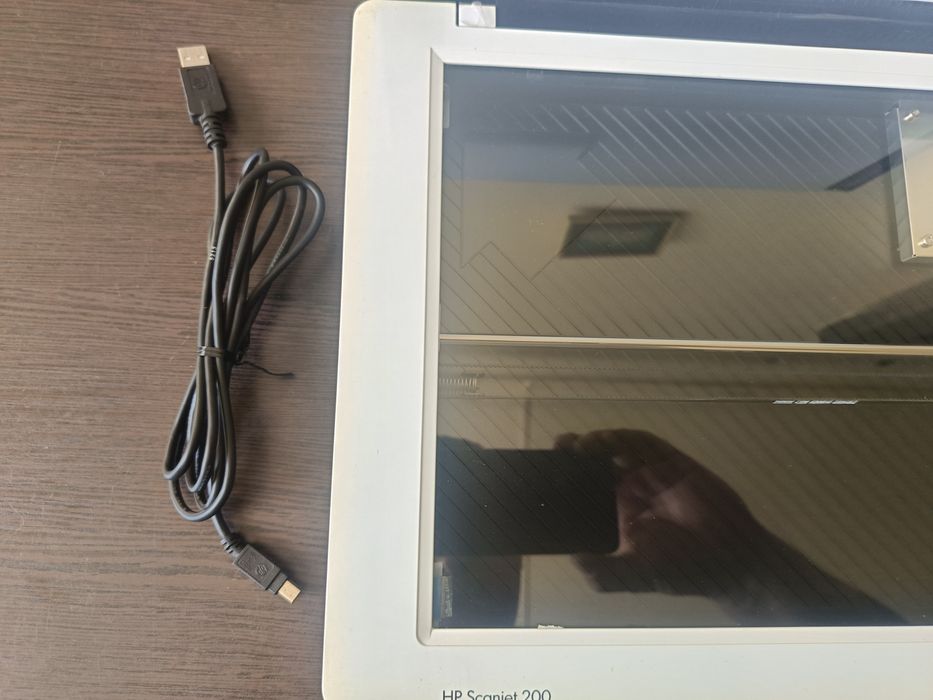 Сканер планшетный HP Scanjet 200