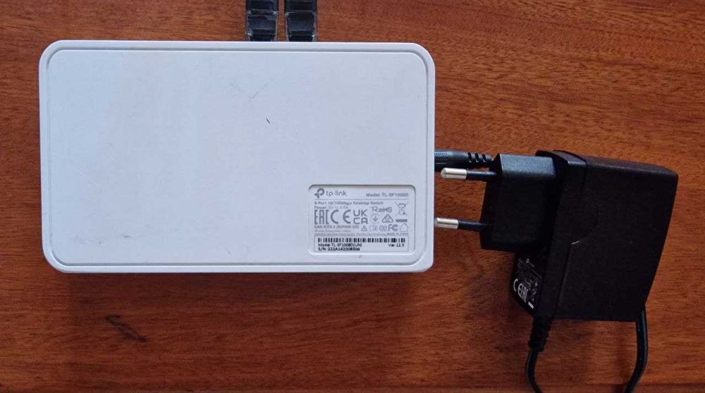 Комутатор TP-Link TL-SF1008D