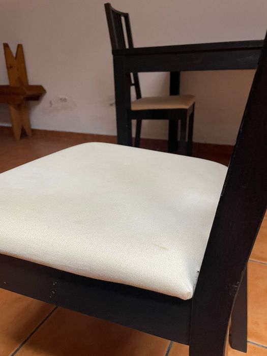 Mesa de jantar extensível com cadeiras