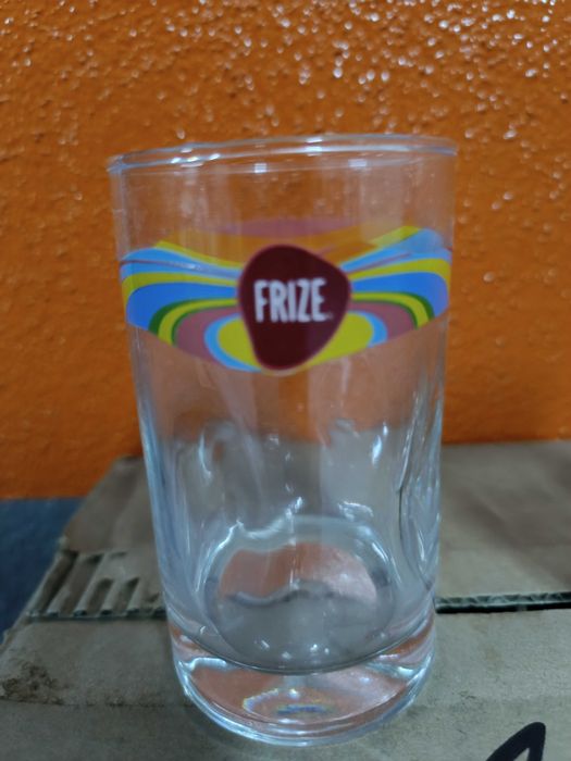 Copos novos de sumos