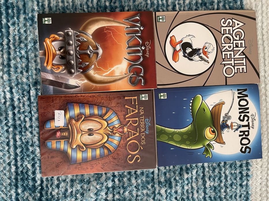 Livros do Pato Donald e companhia