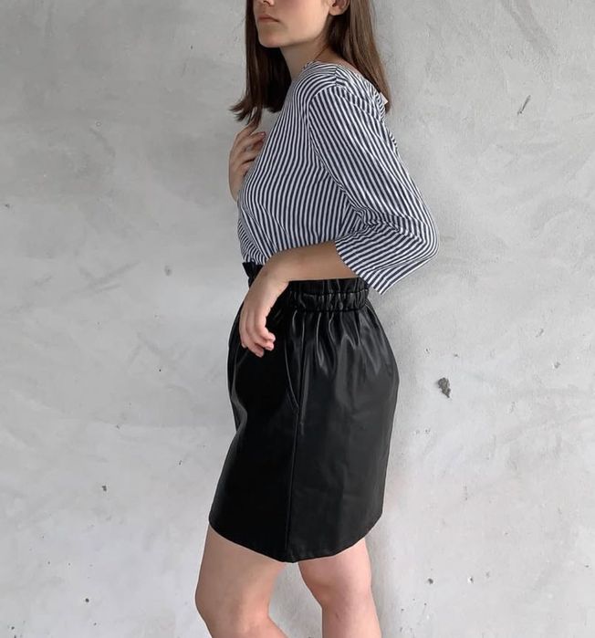 Спідниця коротка з екошкіри