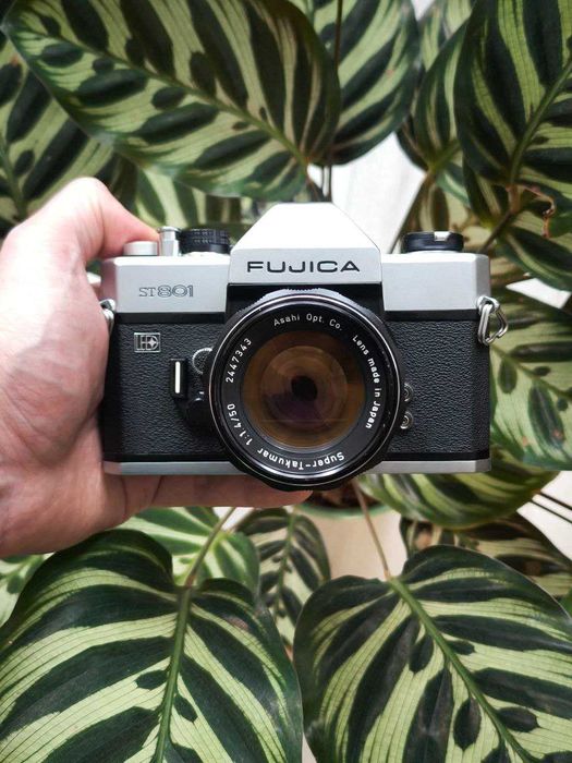 Фотокамера Fuji ST801 з Super Takumar 50mm f/1.4 — легенда японської оптики