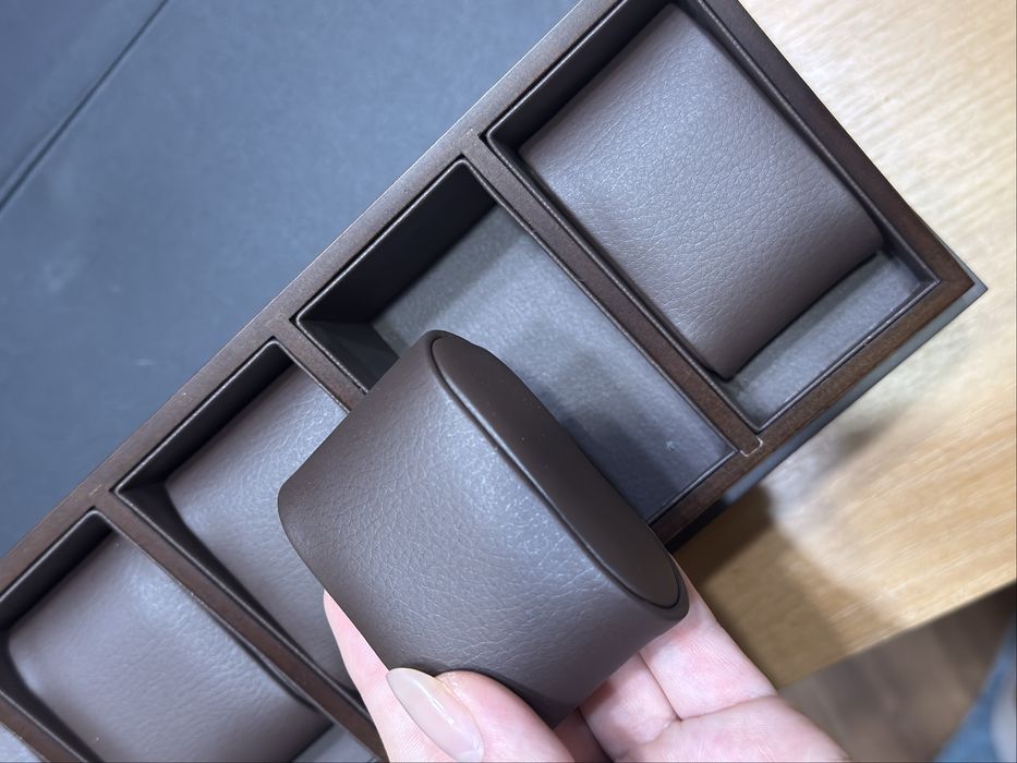 Деревʼяна скриня для прикрас, годинників