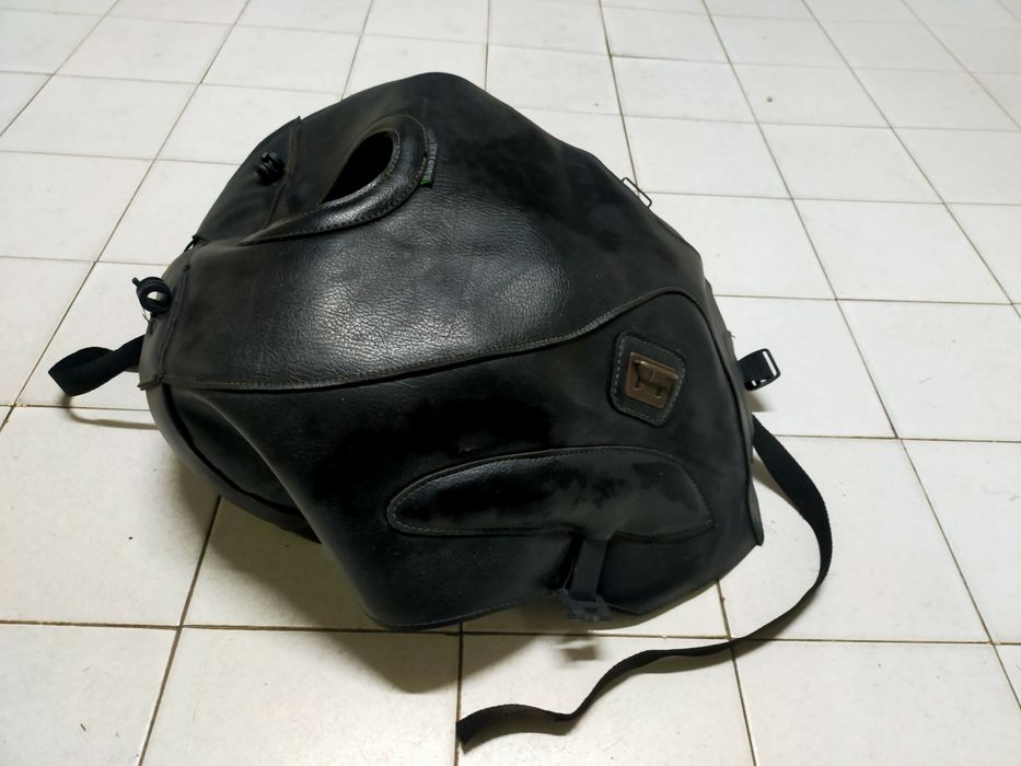 Capa deposito em pele motociclo