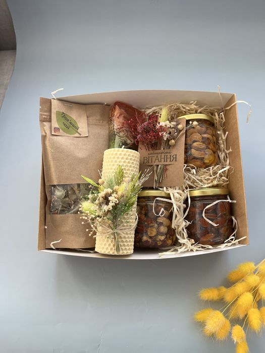 Подарунок на день Святого Валентина. Подарунковий бокс.