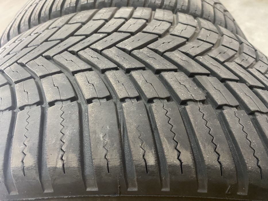 Pneus 245 40 R19