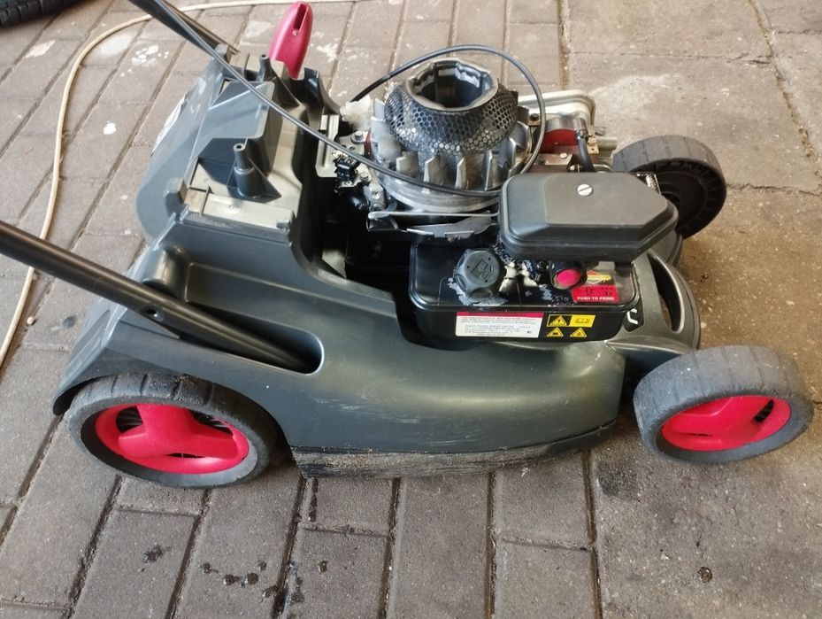 Obudowa laweta wózek kosiarki z napędem plastikowa silnik Briggs