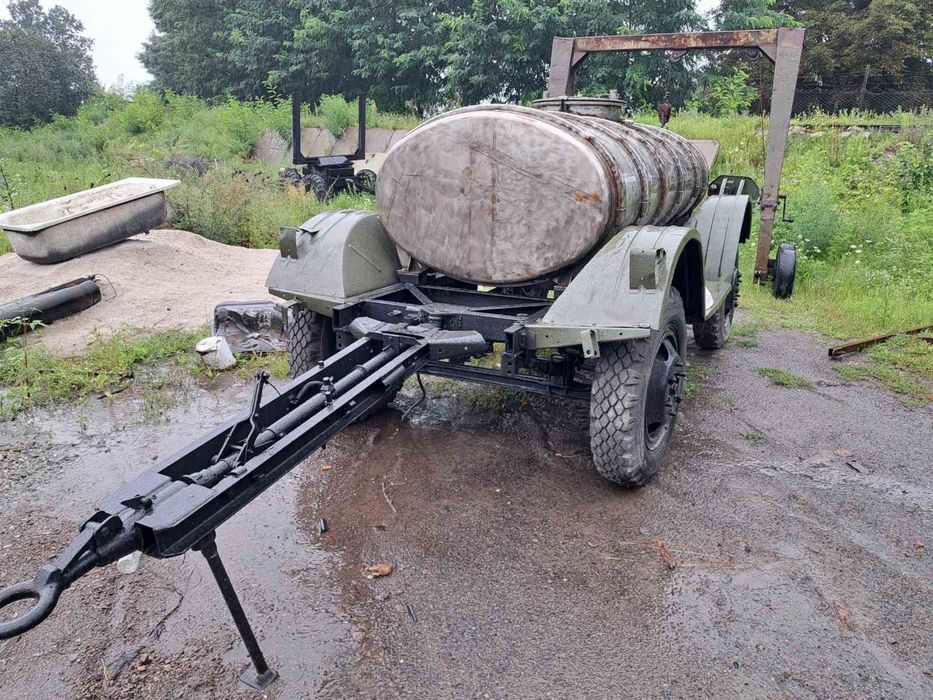 Продам нержавіючу бочку 2 куб.на колесах