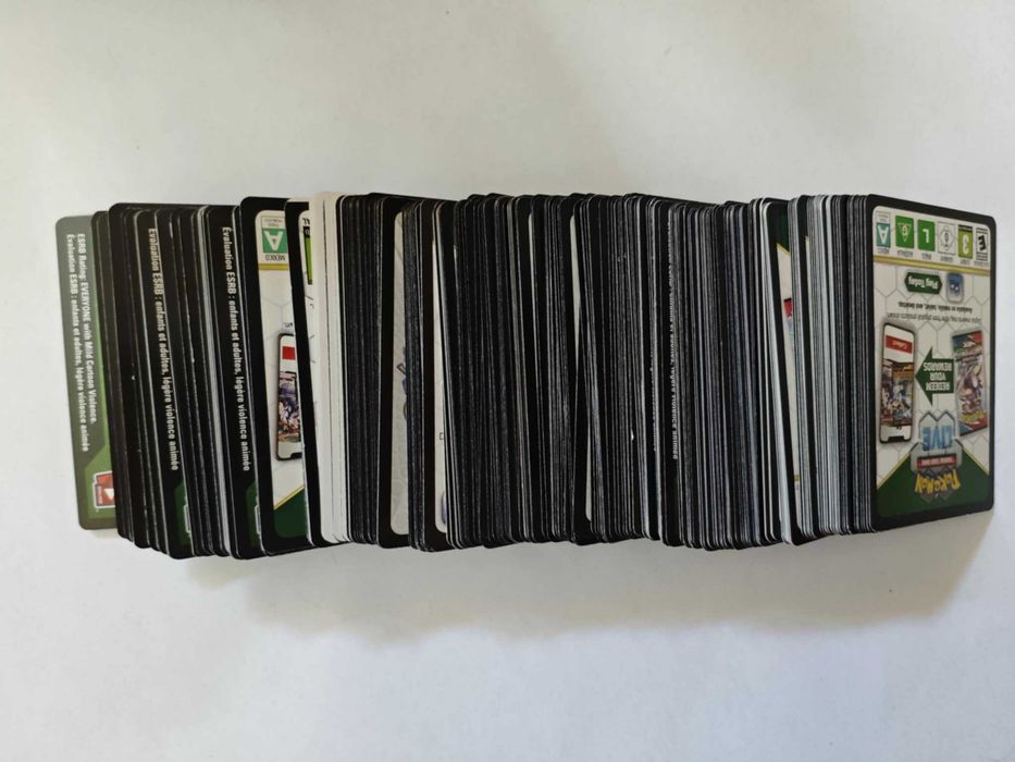 Pokemon kody 320 szt.(w tym Marnie PTC - 1 szt, Celebrations - 52 szt)