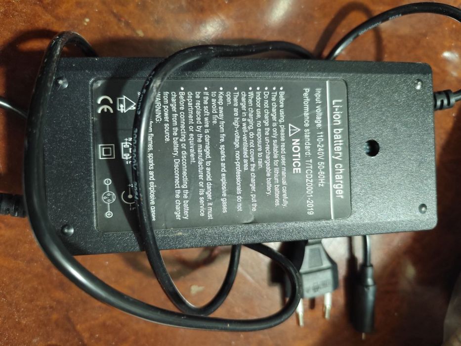 літієвий зарядний акум/пристрій на 48В 3А