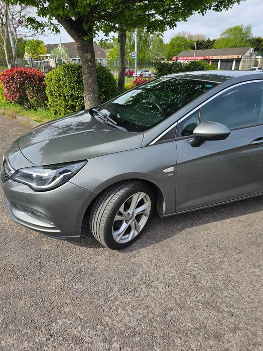 Carro com matricula do uk