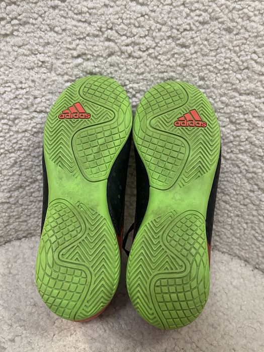 Футзалки сороконіжки кросівки Adidas Messi 38р