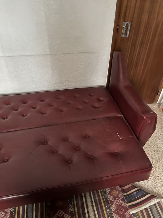 Sofa-cama pele cor vinho