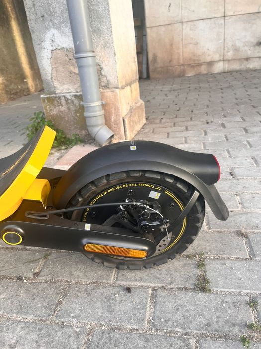 Xiaomi Electric Scooter 6 Pro – Excelente Estado