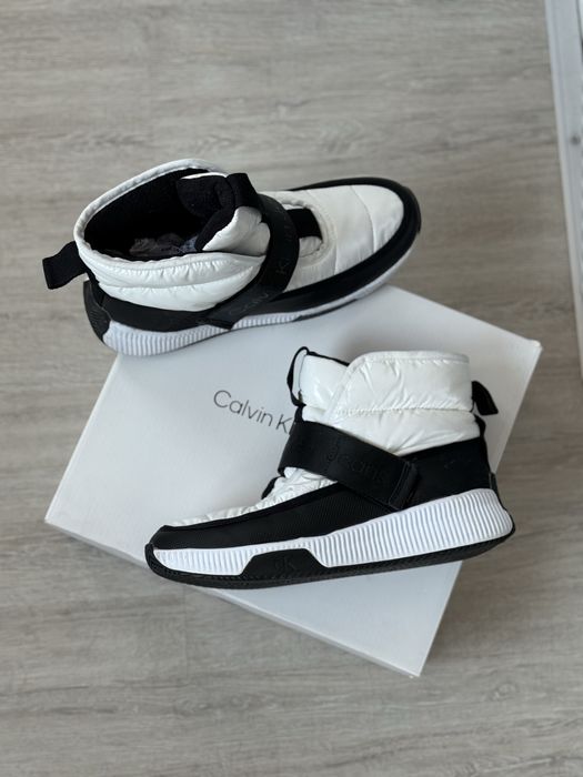 Стильні зимові дутики calvin klein