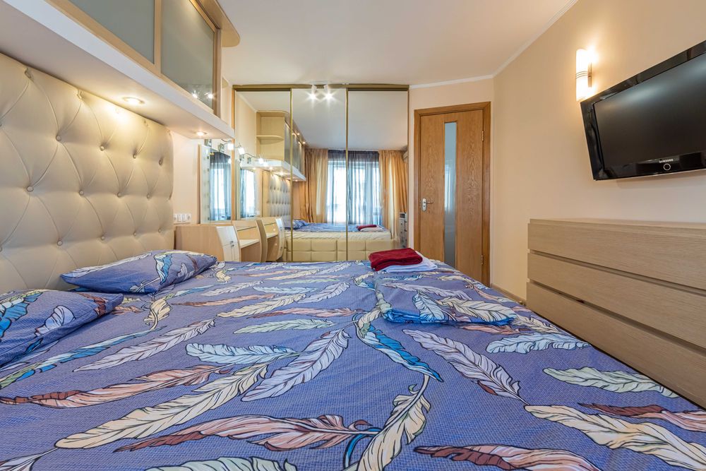 3 комнатная студия в центре, Коновальца, 15