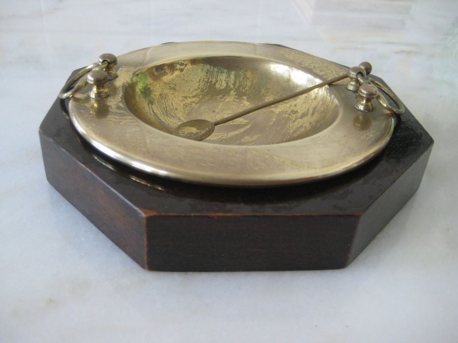 Cinzeiro antigo cobre+base hexagonal madeira,1930