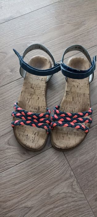 Sandałki dziewczęce 2 pary rozm. 35 i 36