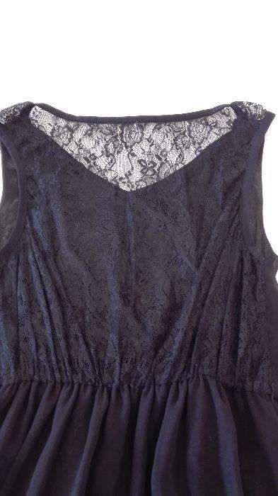 Vestido preto costas renda