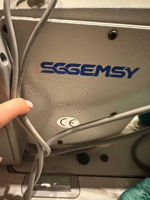 Швейная машина Gemsy и оверлок все в состоянии нового