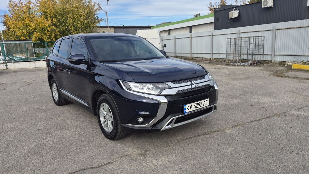 Продам офіційний  Mitsubishi Qutlander