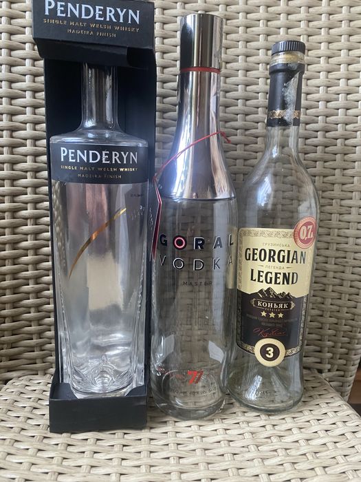 Бутилки пусті ( пляшки)